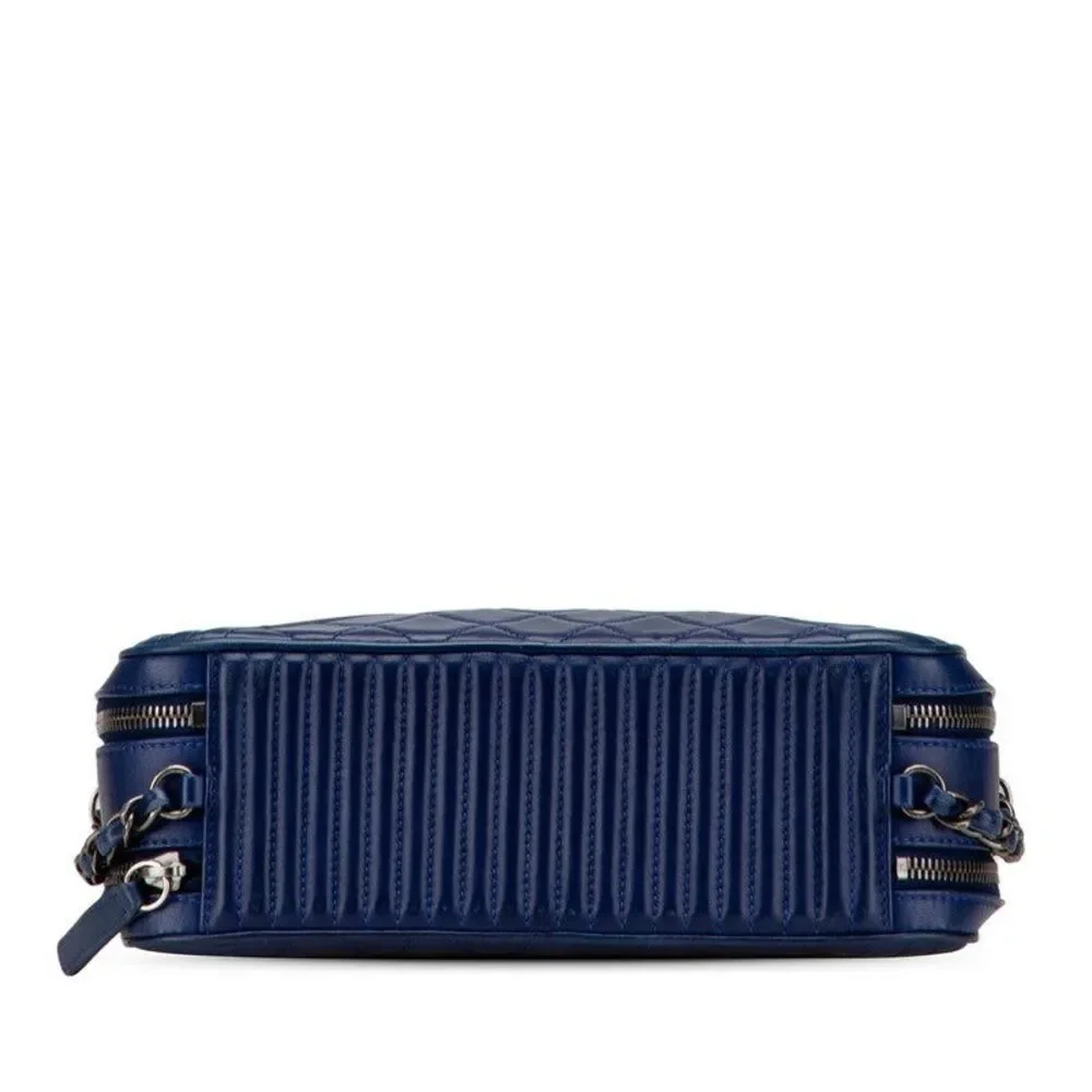 Chanel Boy Chanel Lambskin Shoulder Bag - Picture 4 of 10